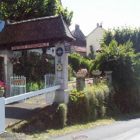 Logis Hotel Les Tilleuls Saint-Cirgues-de-Jordanne 외부 사진