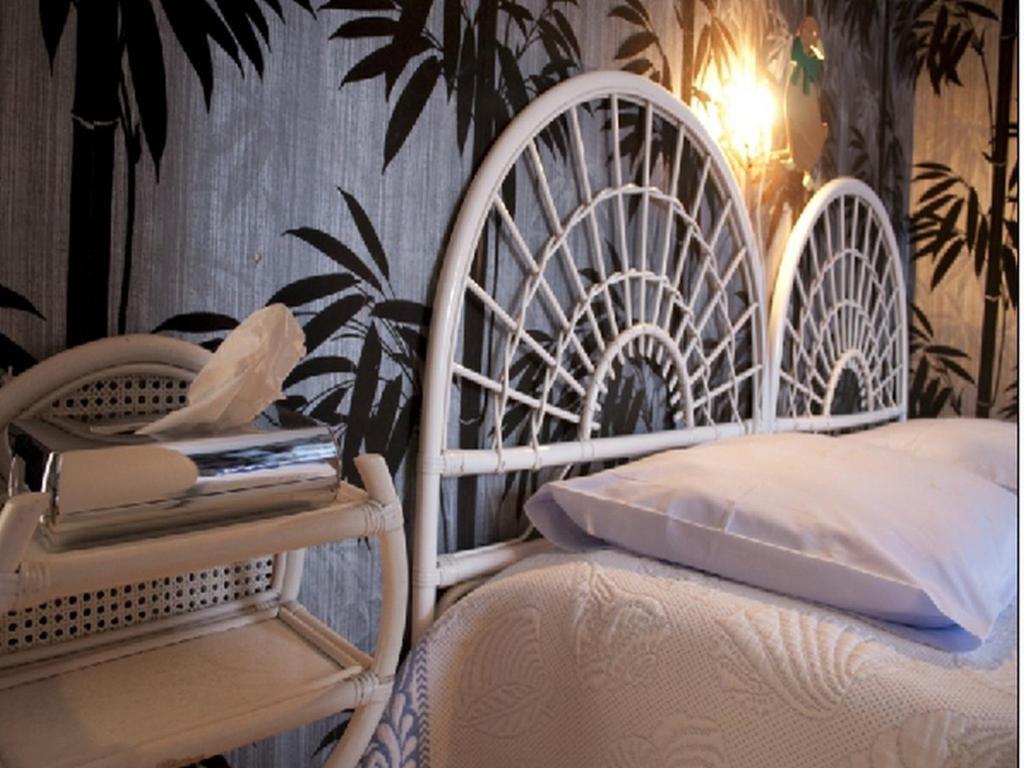 Logis Hotel Les Tilleuls Saint-Cirgues-de-Jordanne 객실 사진