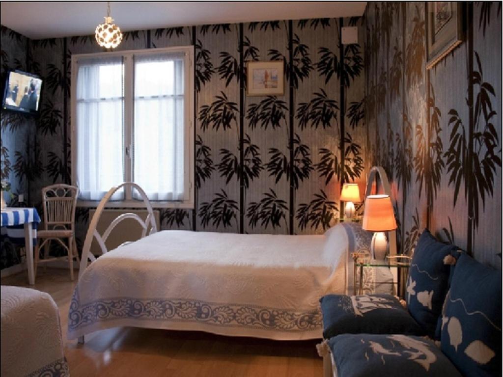 Logis Hotel Les Tilleuls Saint-Cirgues-de-Jordanne 객실 사진