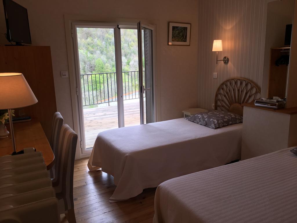 Logis Hotel Les Tilleuls Saint-Cirgues-de-Jordanne 외부 사진