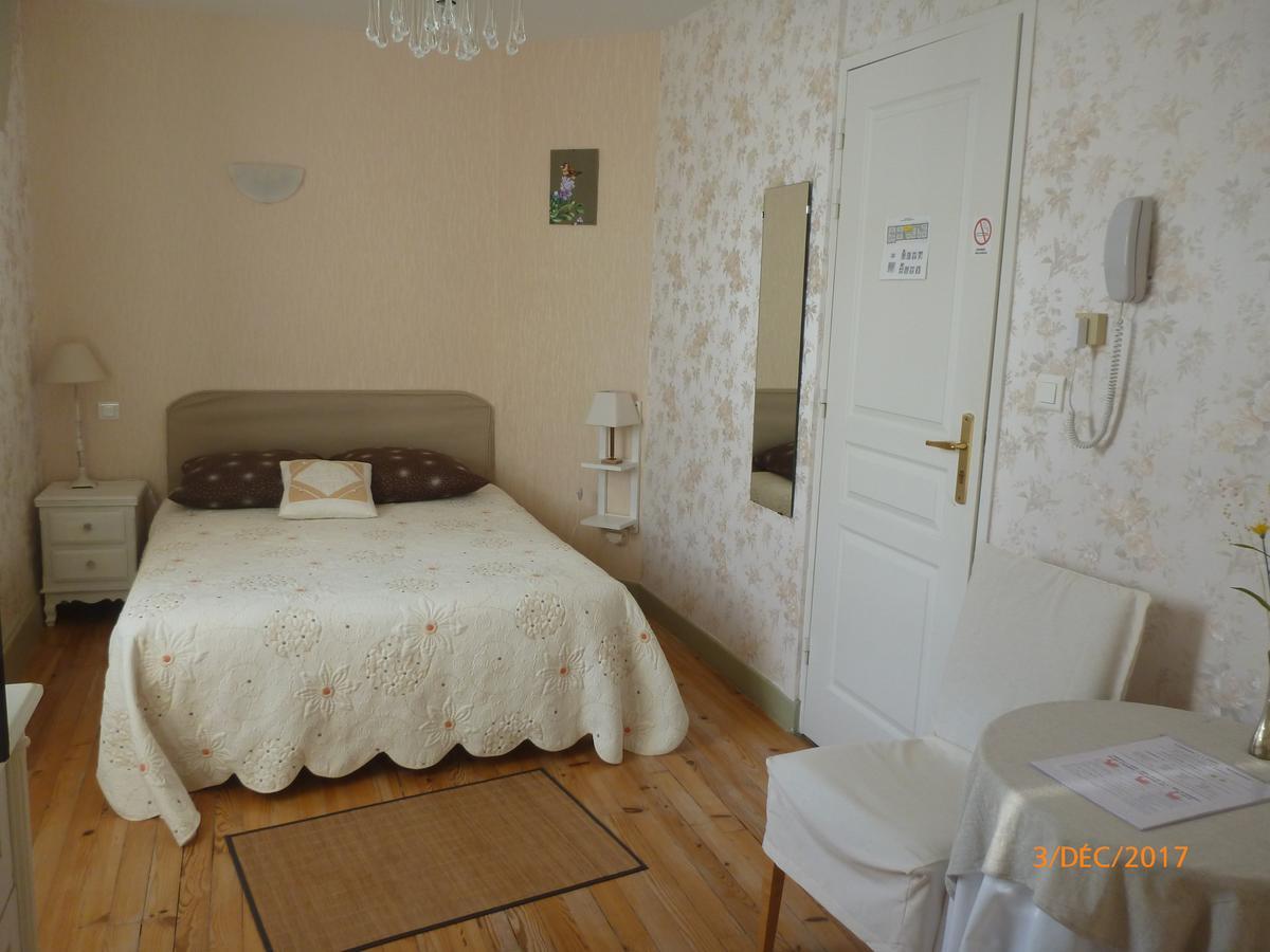 Logis Hotel Les Tilleuls Saint-Cirgues-de-Jordanne 외부 사진